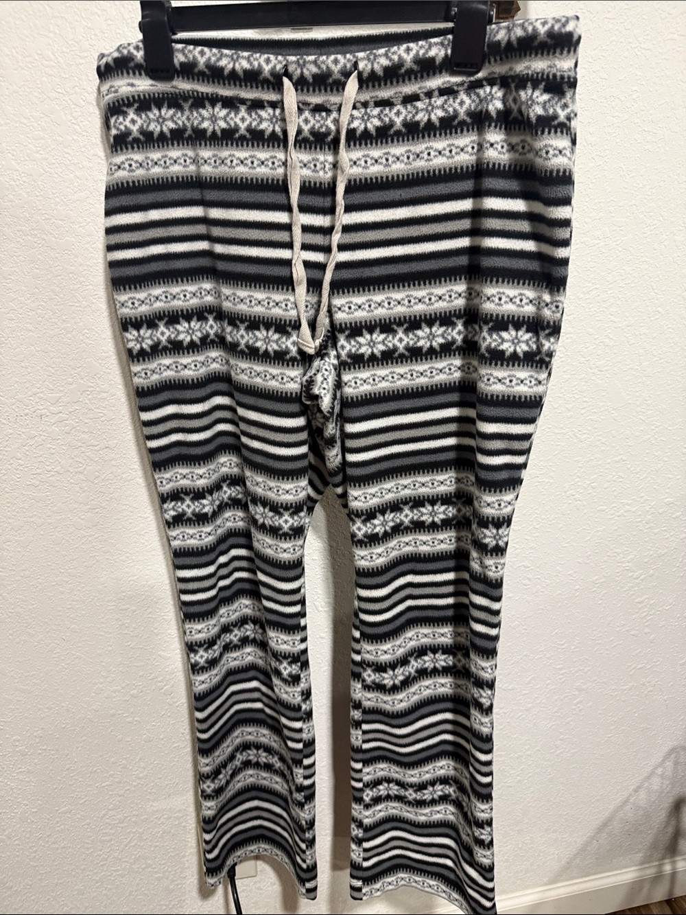 Old Navy Black & White Fair Isle Lounge Pants